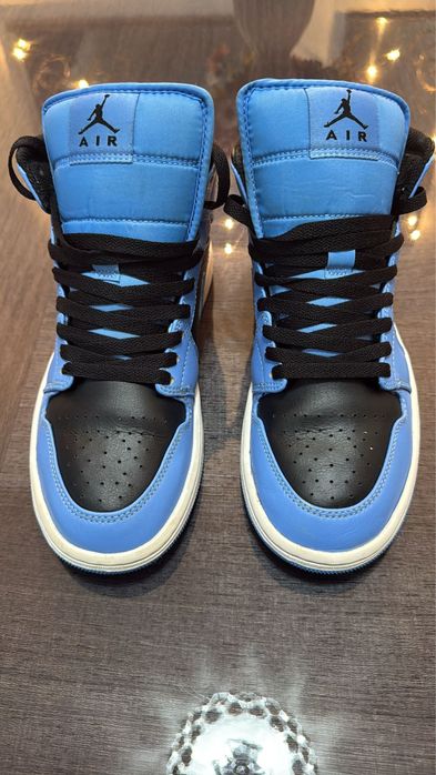 Jordan 1 mid university blue