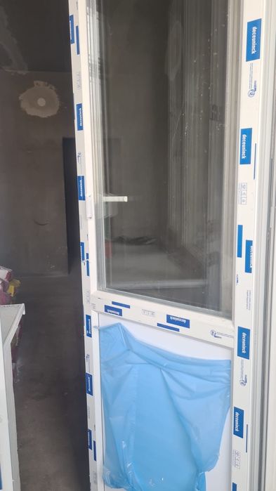 Пластиковая Дверь