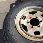 Гуми 215х75х15, и 6х137,6 джанти, BRIDGESTONE DUEL, ц. отвор, ф 106 мм