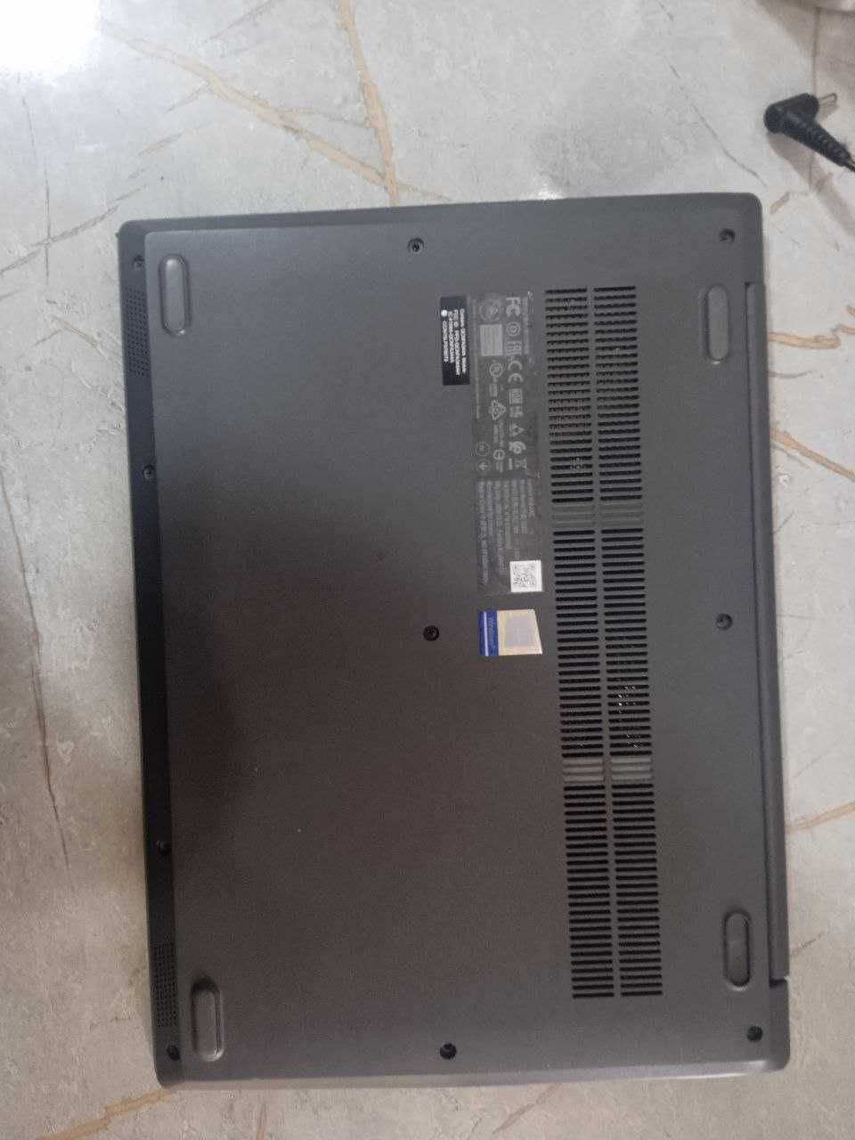 Lenovo IdeaPad 3 — Ryzen 5 / 8GB RAM / 256GB SSD