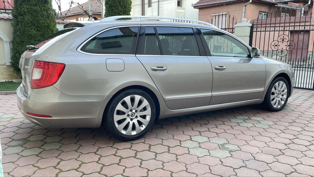 Skoda Superb 2.0 tdi,DSG,full option*Garantie*Rate*