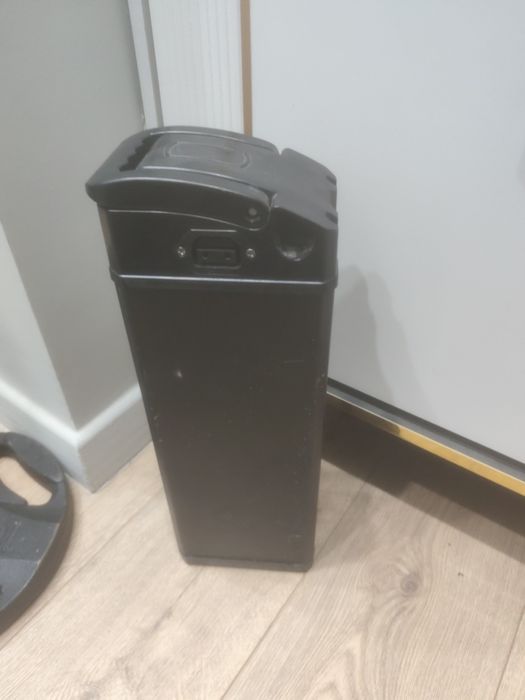 Продам аккамулятор с зарядкой