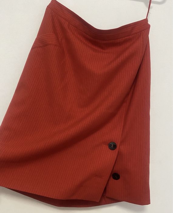 Fustă roșie tip office mărimea 42.