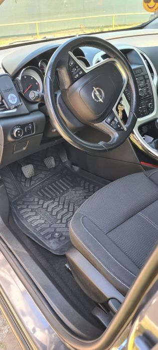 Opel astra j 2012