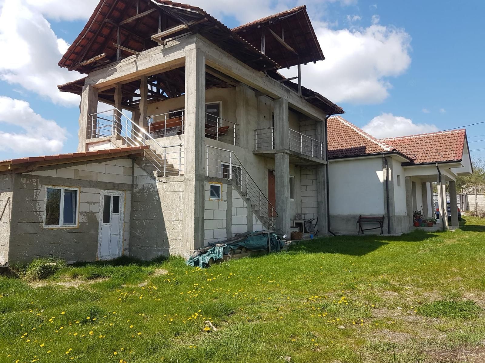 Vând două case în aceeași curte. Floresti, județul Mehedinți