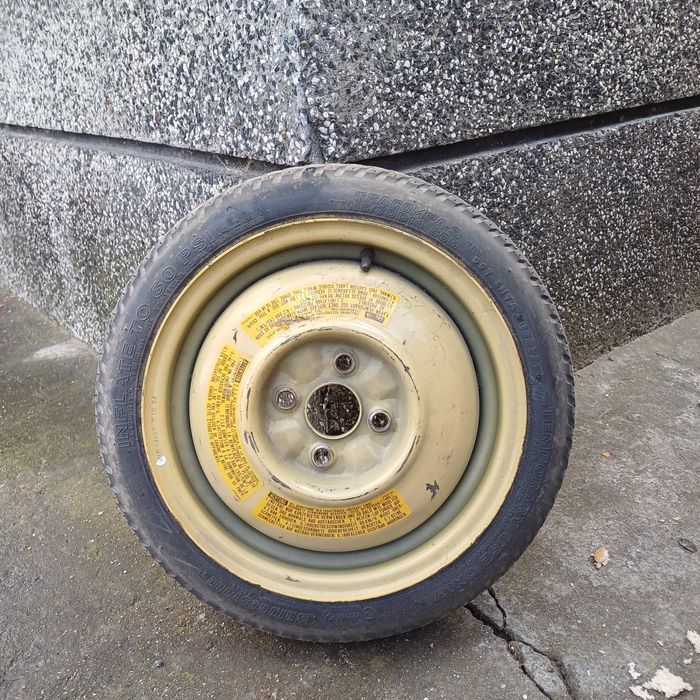 Резервна гума тип патерица