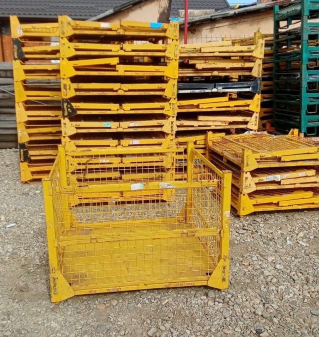 Boxpaleți metalice industriale  cu pode de tablă