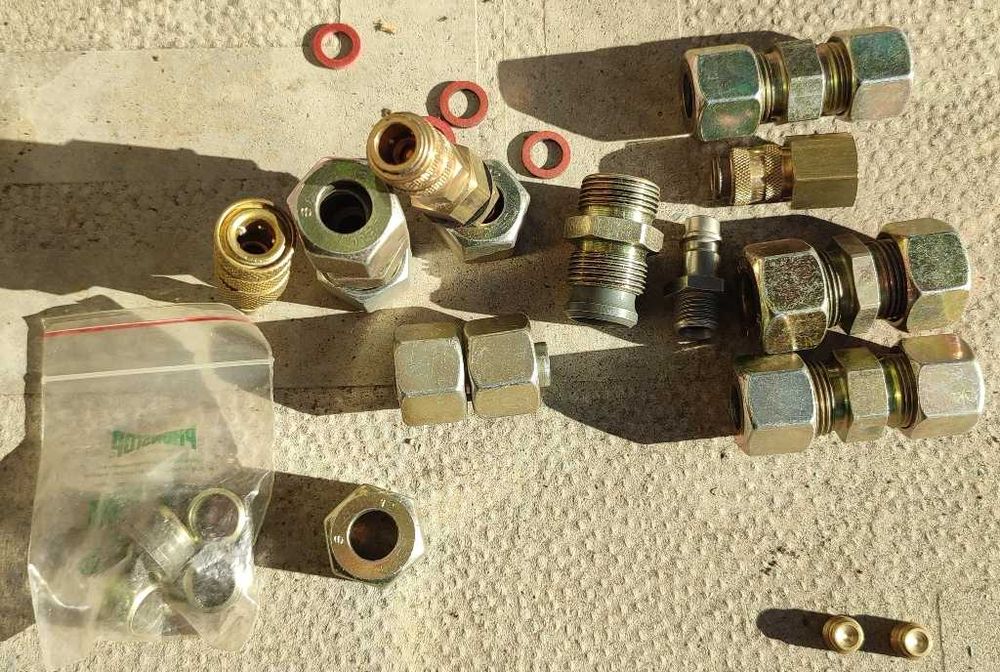 Продавам нови конектори и дюзи за пневматика.