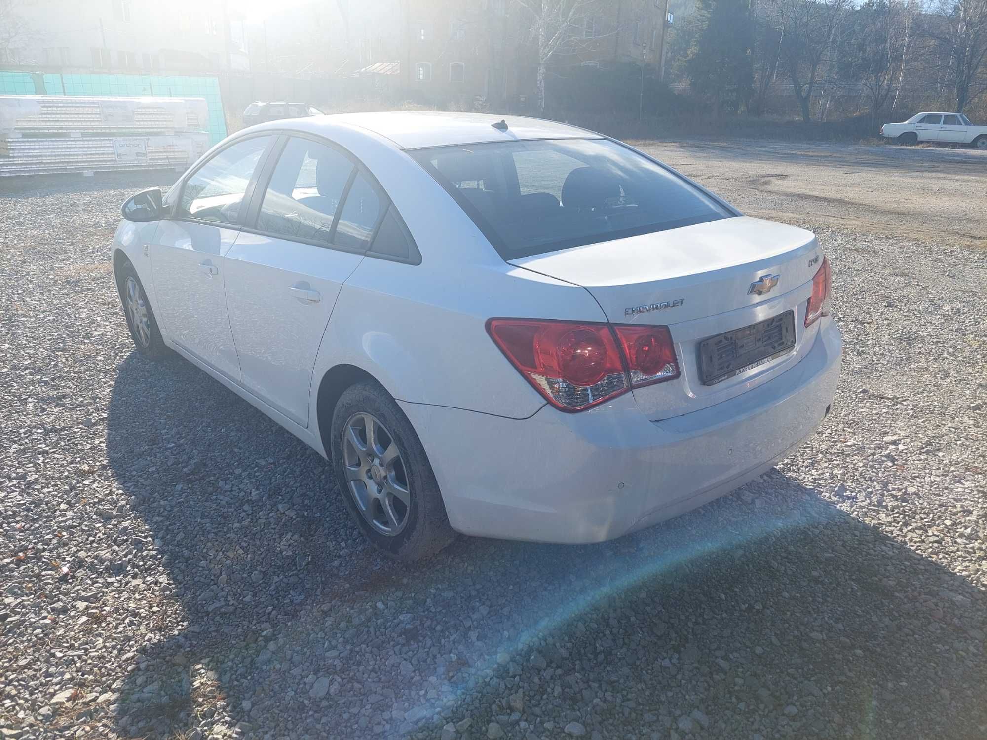 Chevrolet Cruze 2.0 TDI , Шавролет Круз на части!
Април 2010