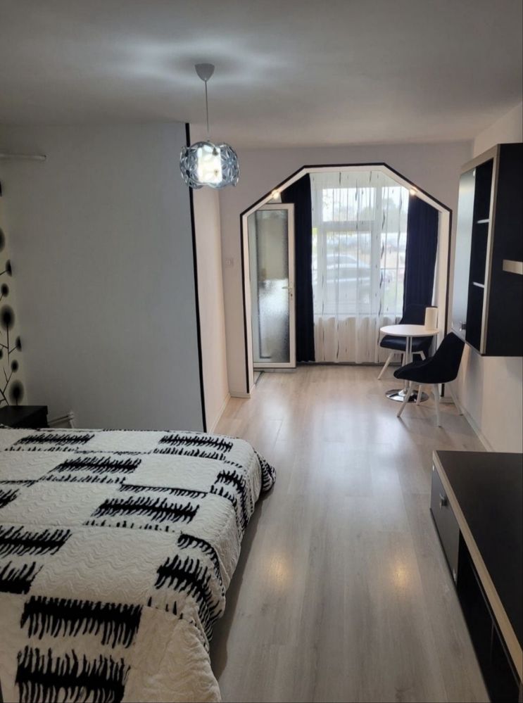 Regim hotelier zona Titan-Piata Minis sector 3