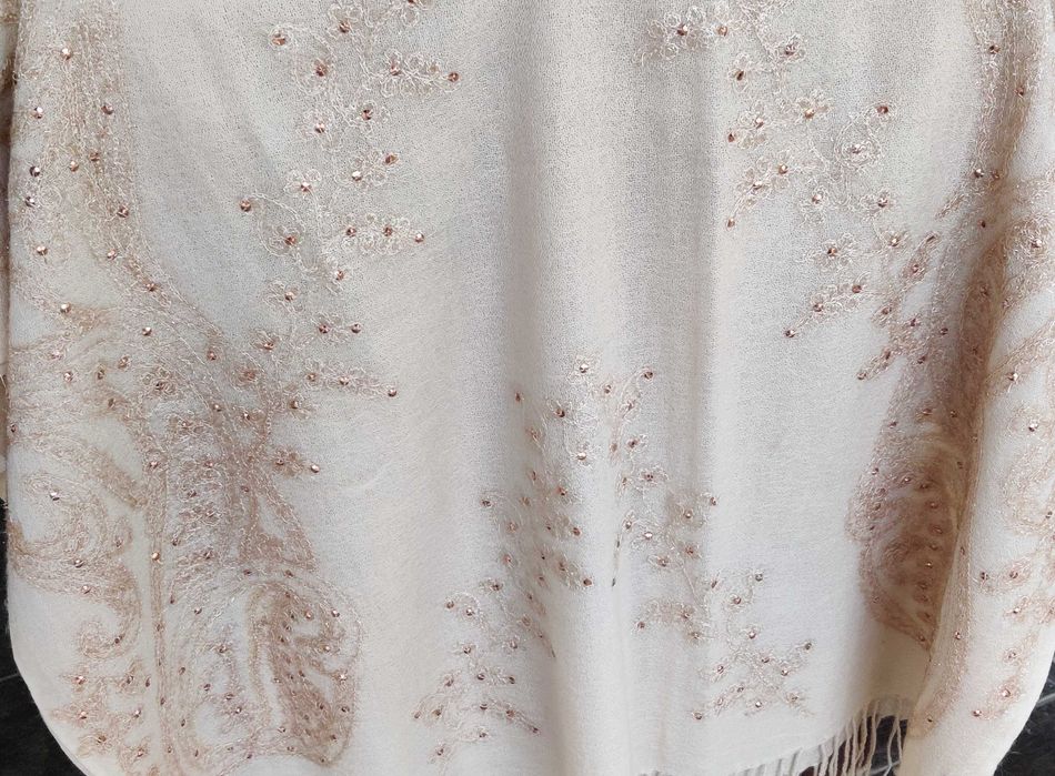 sal fular esarfa Calitate Extra, NOU, 76 cm * 185 cm, crem cu strasuri