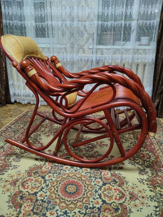 Кресло качалка,удобное