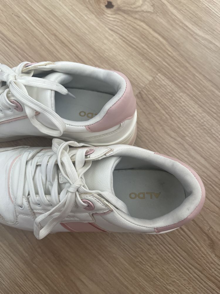 Сникърси/ маратонки на платформа Aldo