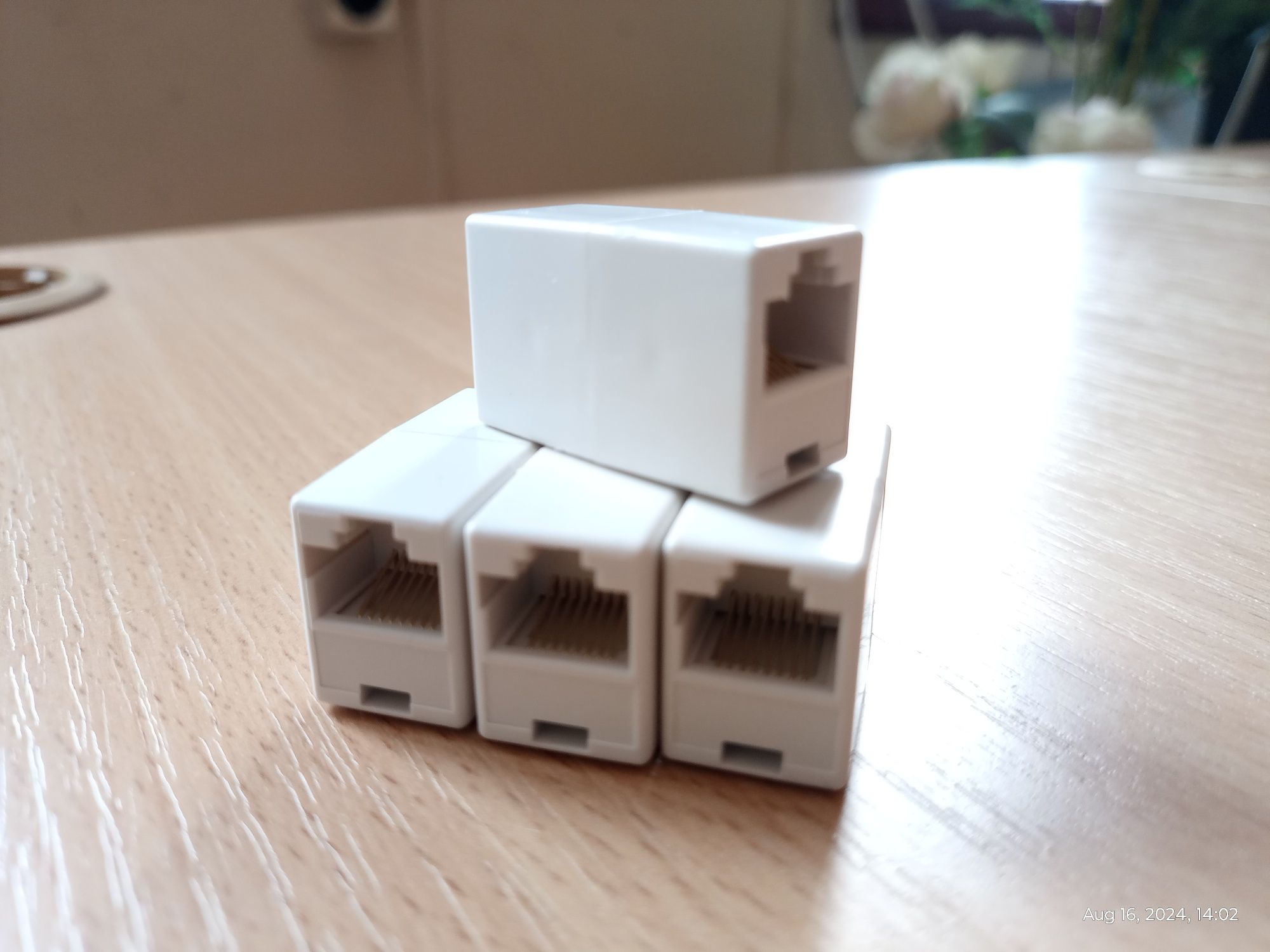 RJ45 CAT5E съединител за 2 кабела
