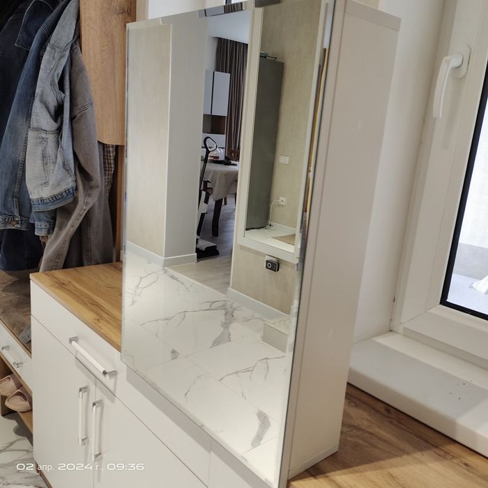 Зеркальный шкафчик новый шириной 40 см