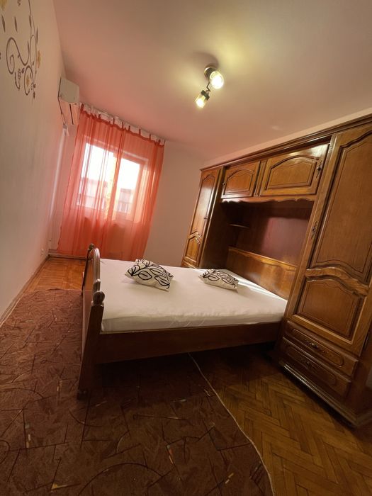 Inchiriez apartament 3 camere cu centrala proprie - zona Traian