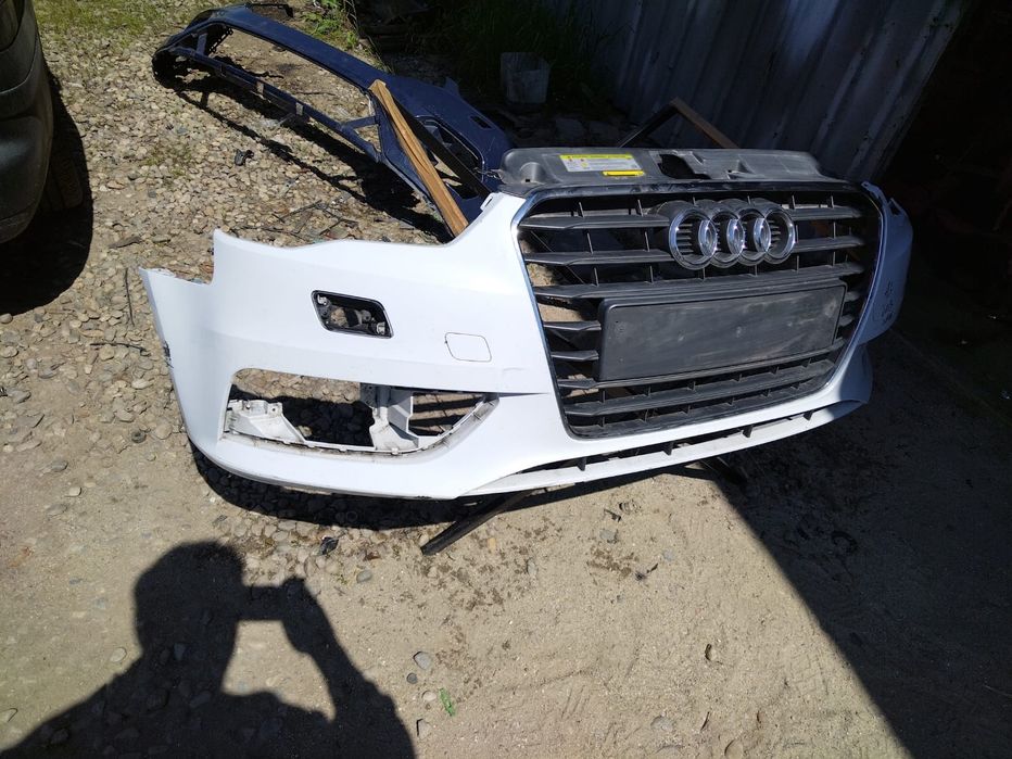 Bara fata audi a3 8V cu grila centrala