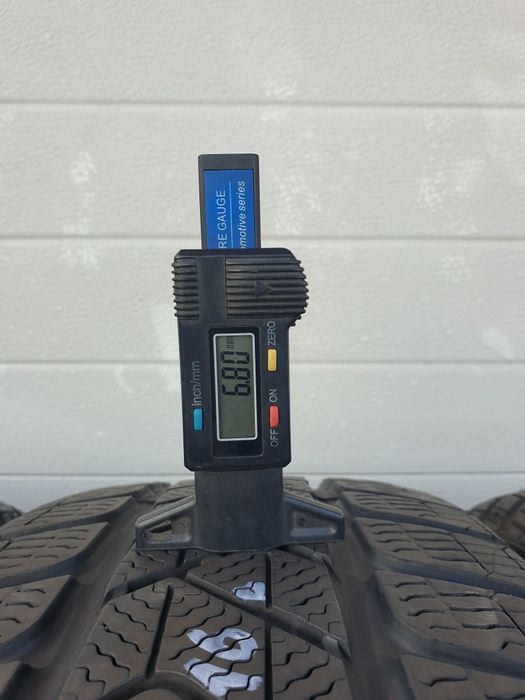 Зимни гуми 4 броя PIRELLI SottoZero3 215 60 R16 дот 2621