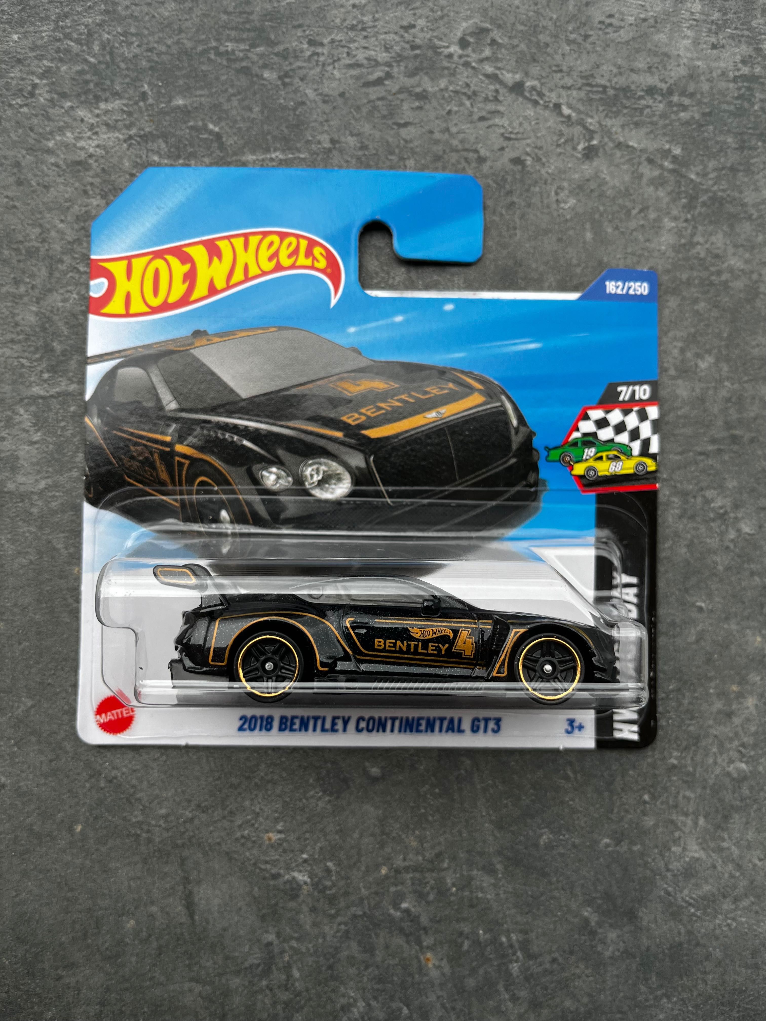 Vând mașinuțe hot wheels - 560 lei ( 45 mașinuțe hot wheels)