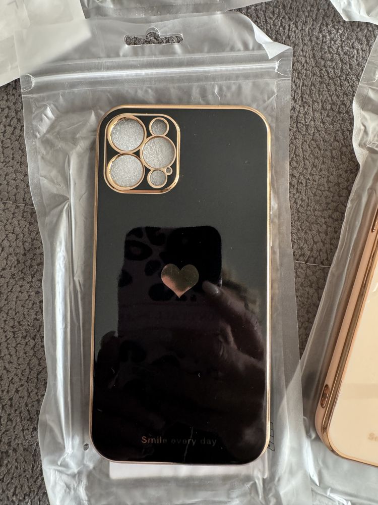 Кейсове/калъфи за IPhone 12 Pro
