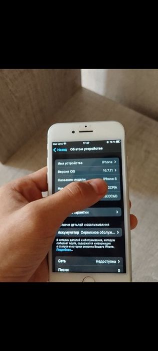 Iphone 8 sotiladi Rangi oq xotira 64g