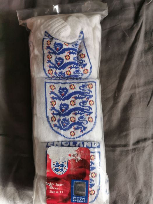 Спортни дрехи и екипи