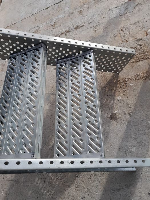 Scara metalica zincata 4mm grosime 5ml