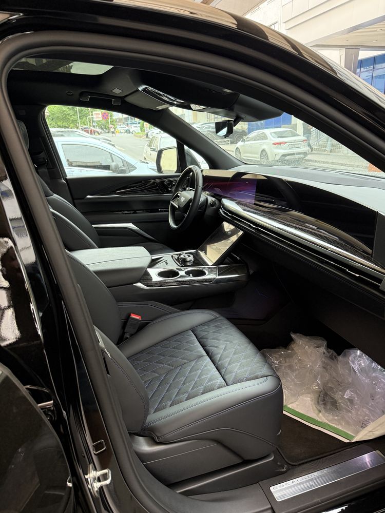 Cadilac Escalade IQ 1000 sport 1