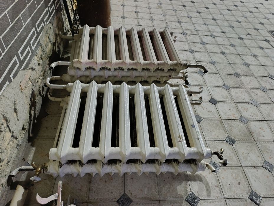 Продам чугунные батареи котел и трубы