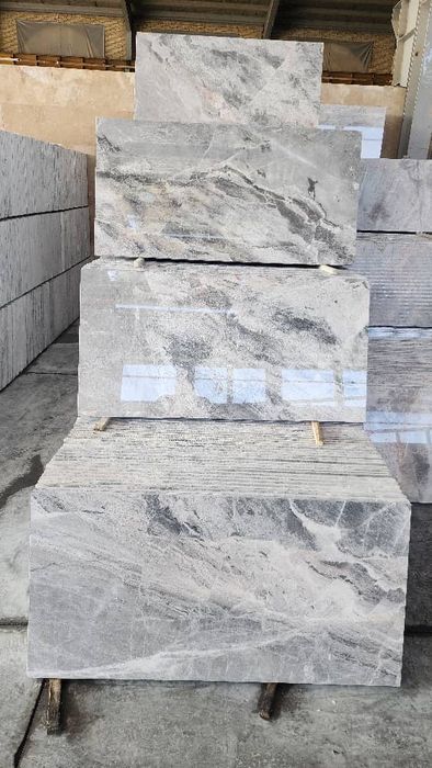 Marmura,granit,travertin