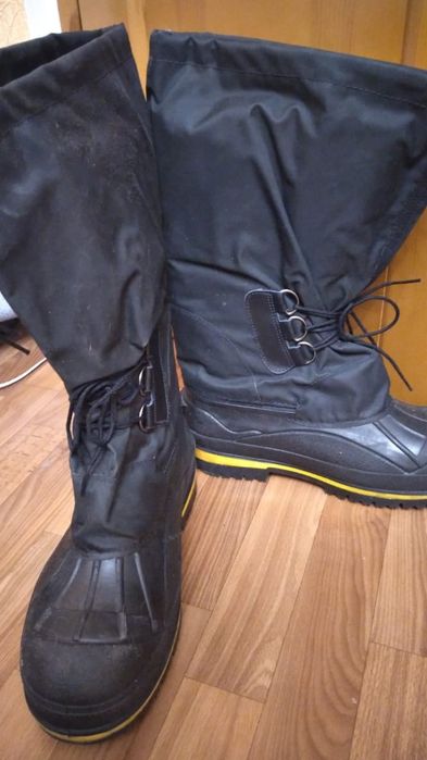 Продам сапоги Baffin