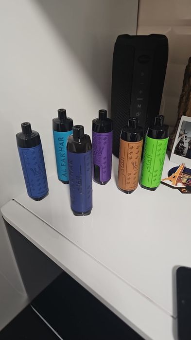 Vand Vape Al-Fakhar si Al-Fakfer 15.000 Puff
