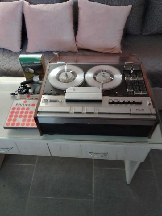 продавам магнетофон  филипс