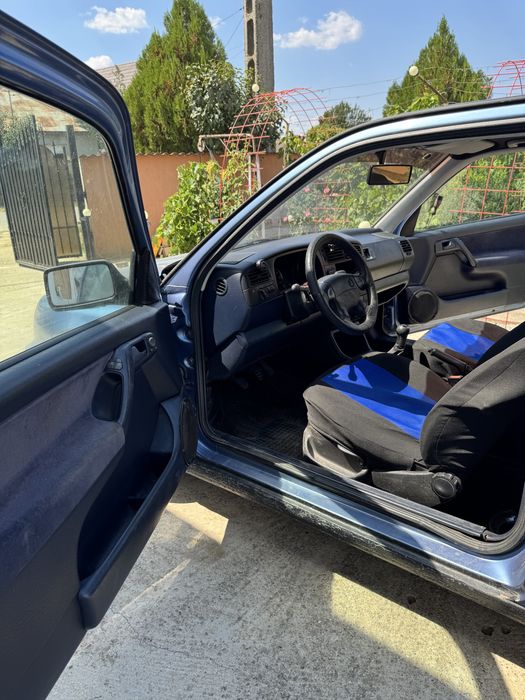 Vand Golf 3 1.8 benzina