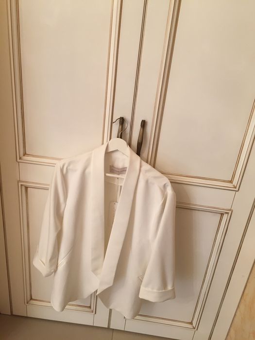 Новый стильный пиджак 48/50 размера, made in ITALY. Срочно продам.