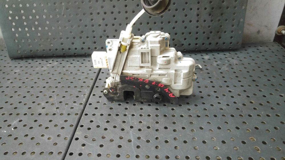 Broasca usa dreapta spate audi a4 b7 8e 8e0839016aa