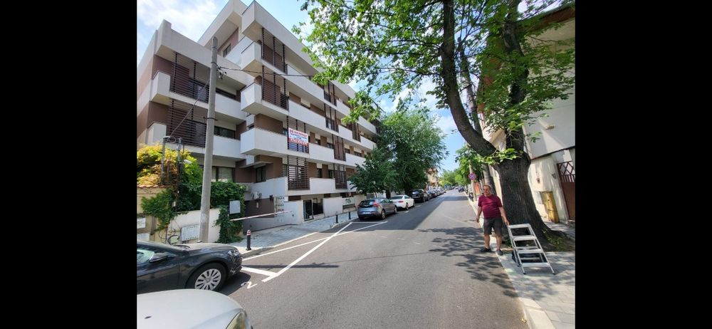 Oferim apartament patru camere 180 mp pentru birou sau locui