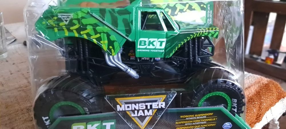 Macheta Monster Jam