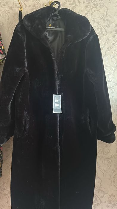 Продам шубу,новая не ношанная искусственная,размер 52/54