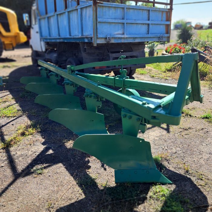 Продам плуг корпусный