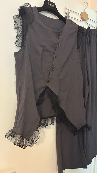 Кюстюм с широк панталон нови