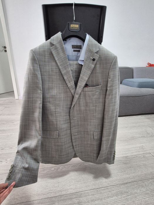 Costum evenimente barbati