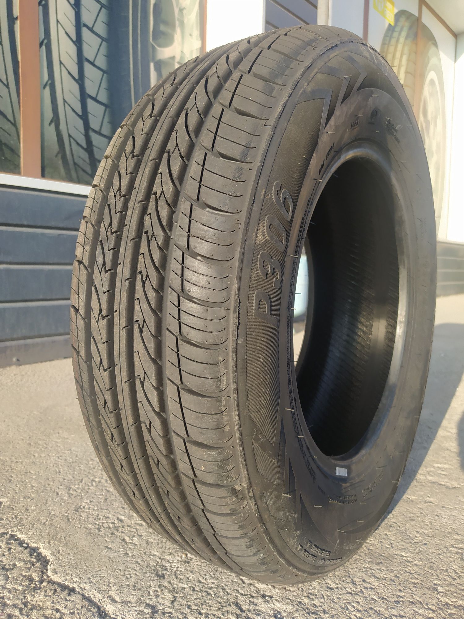 Three-A 195/70R14 P306