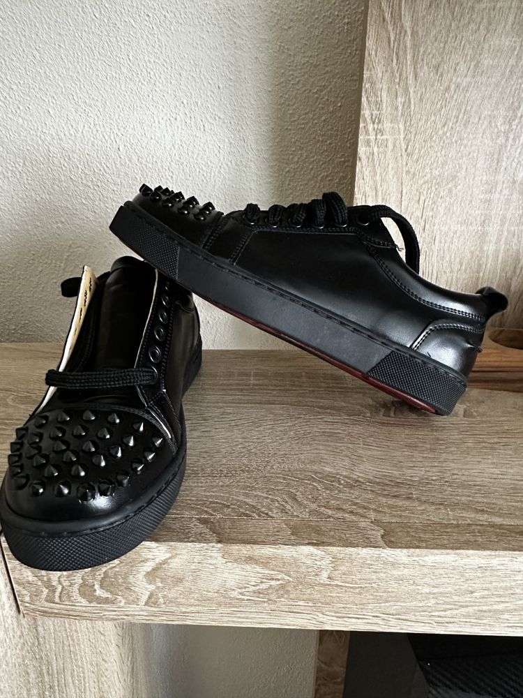Louis Junior Spikes