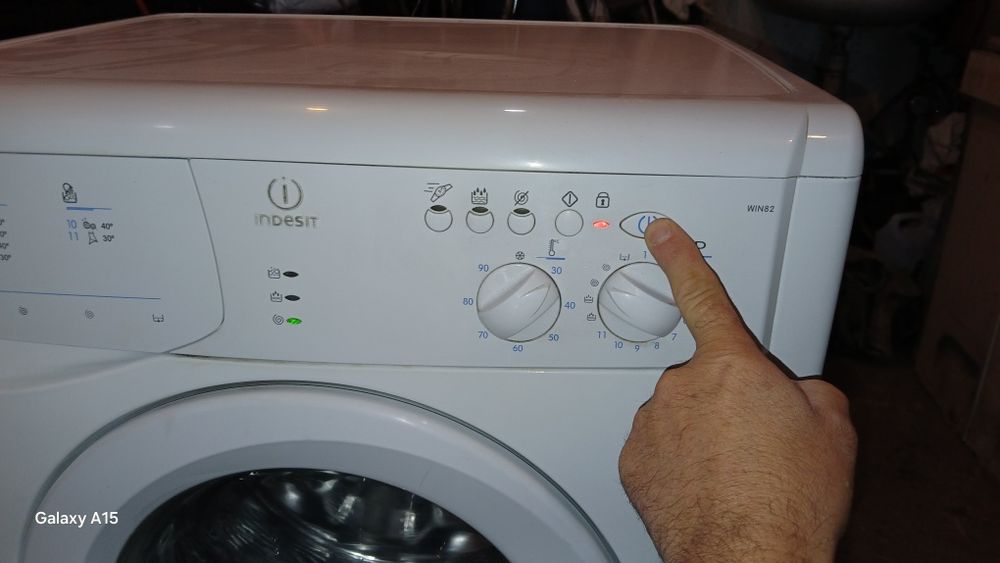 Продавам пералня INDESIT 5kg/1000обр.WIN82Като Нова 169лв