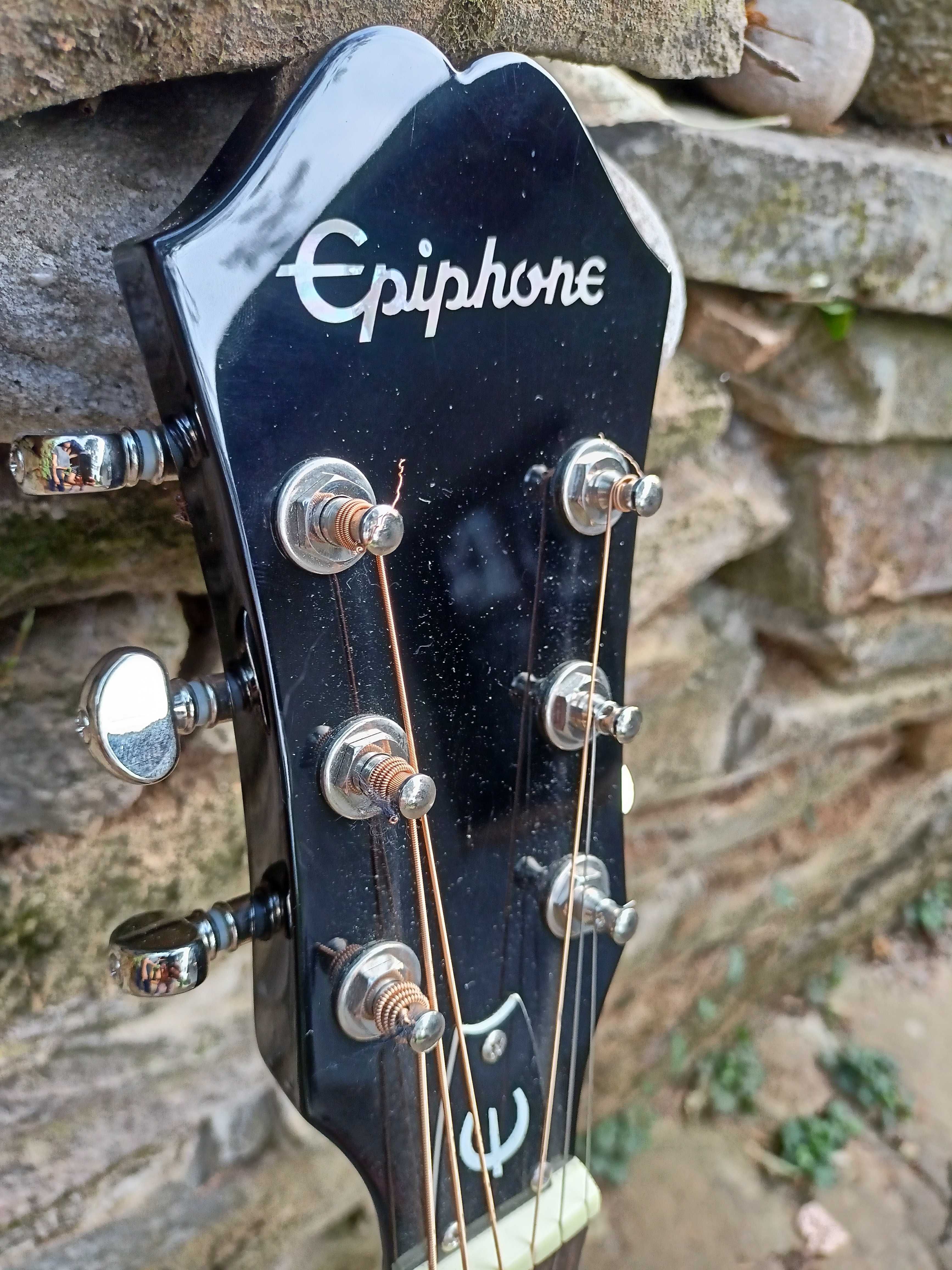 Акустична китара Epiphone