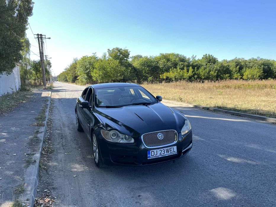 Vând schimb jaguar XF