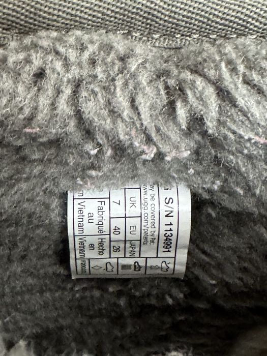 Cizme UGG mini, marimea 40