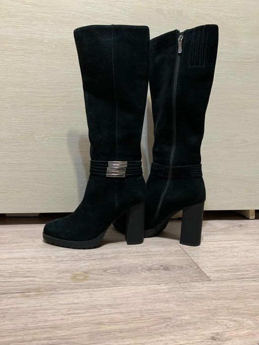 Продаются сапоги