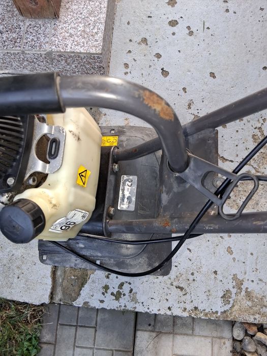 Vând motocultor honda pe benzină 4 timpi